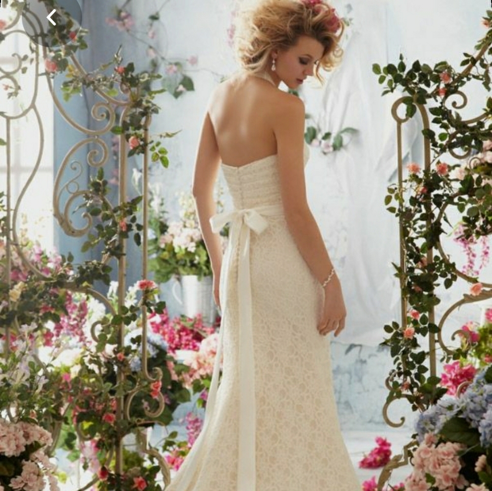 Size 12 ivory wedding dress